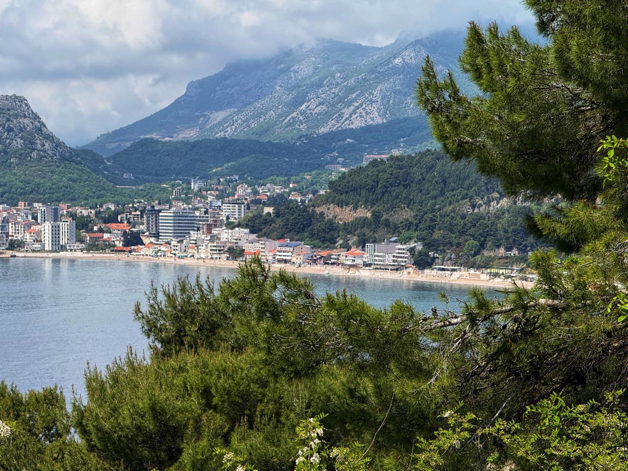 Vila Tara Sutomore Bagian luar foto